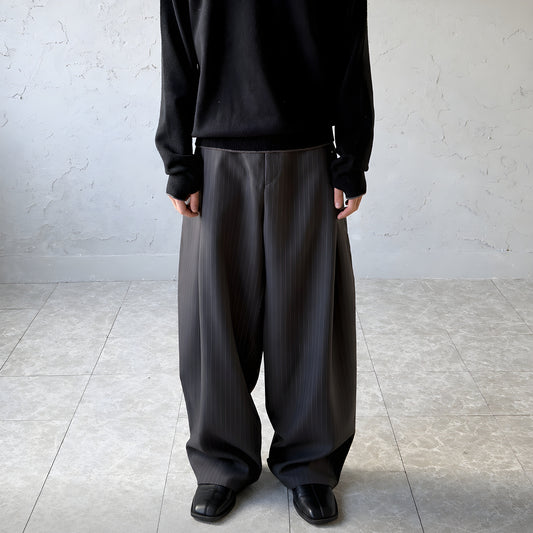 J119 深灰色 Dark gray 直條紋寬褲