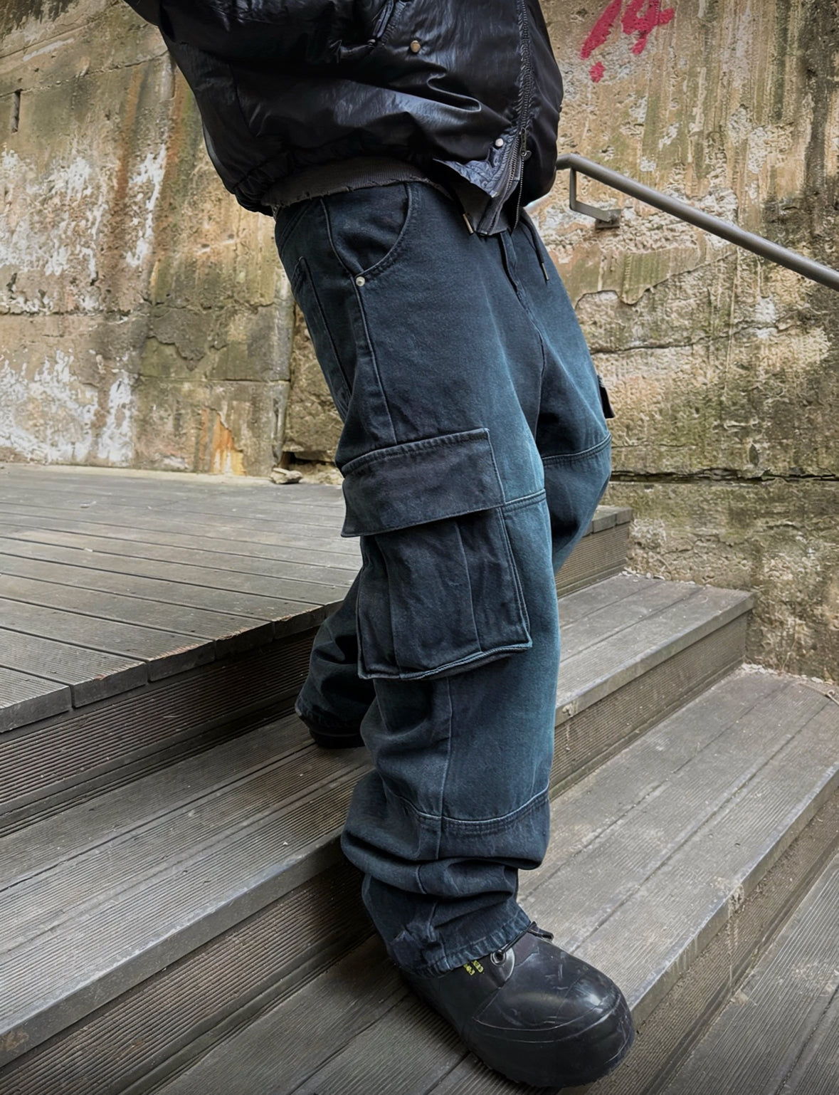 J15 denim large pocket cargo wide pants (black, dark blue)