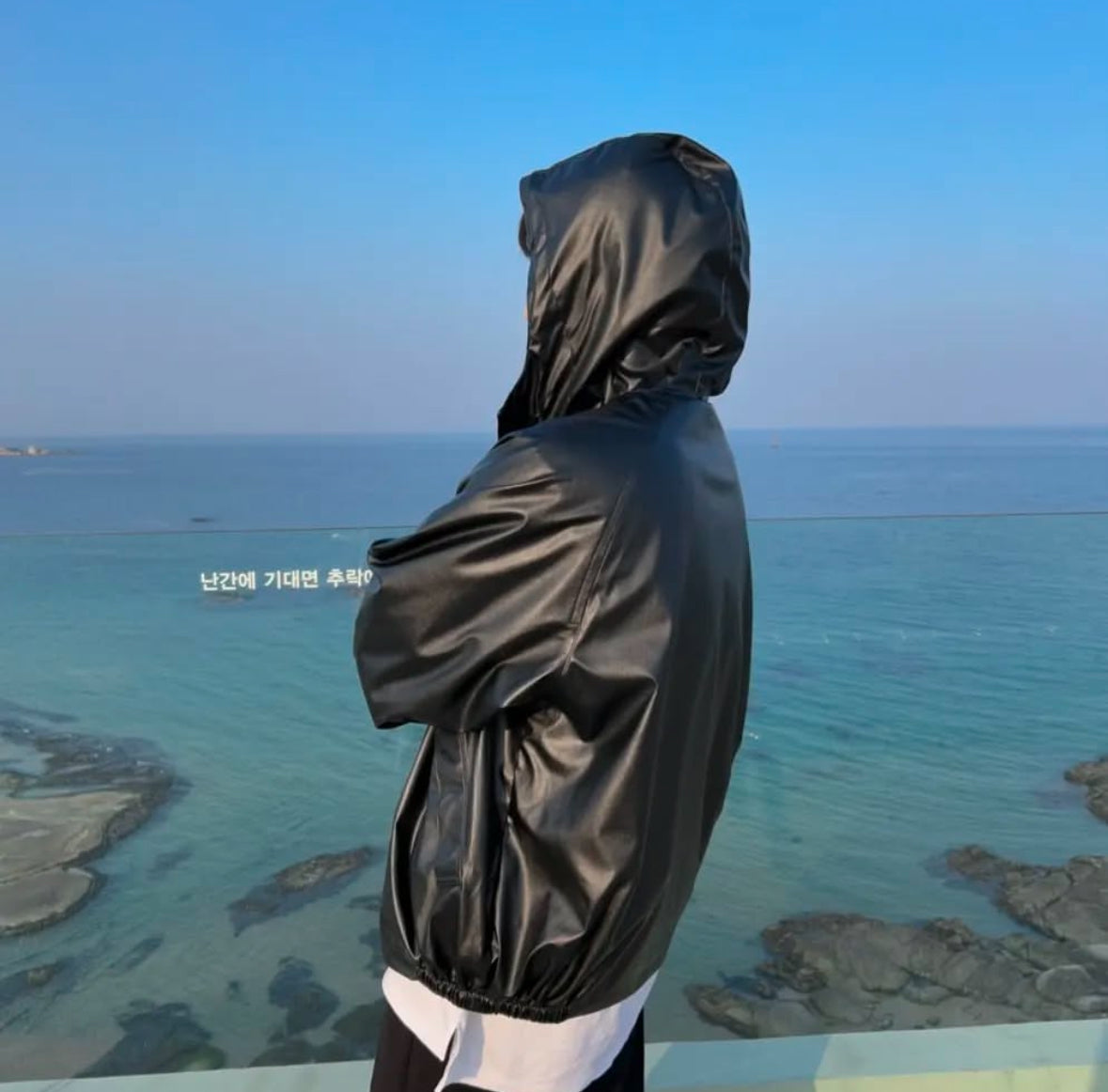 A28 皮革連帽外套