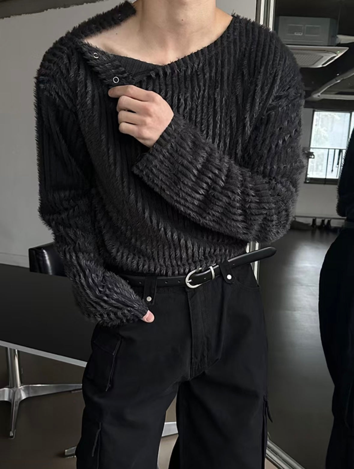 B23 Single side button knit sweater (dark gray brown)