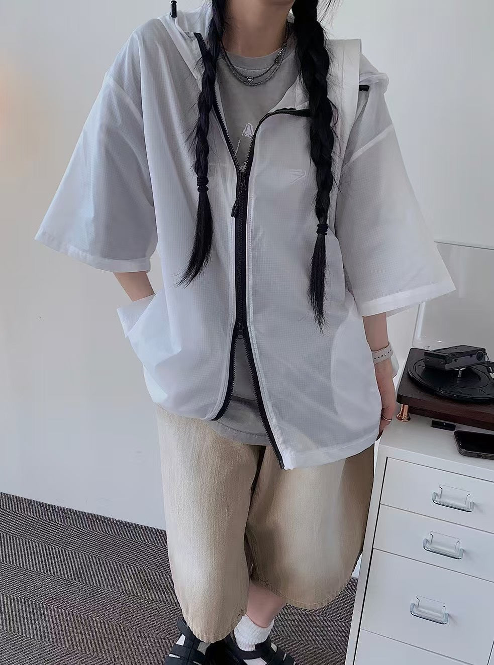 A57 Outline Hooded Short Sleeve Windbreaker (four colors)