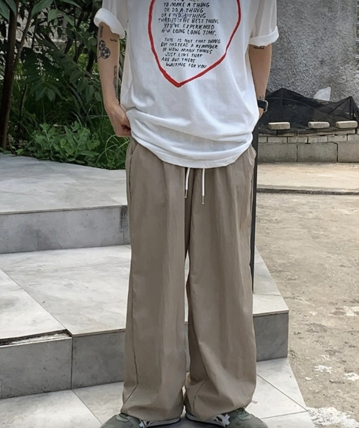 J51 尼龍寬鬆落地褲 (白white 米beige )