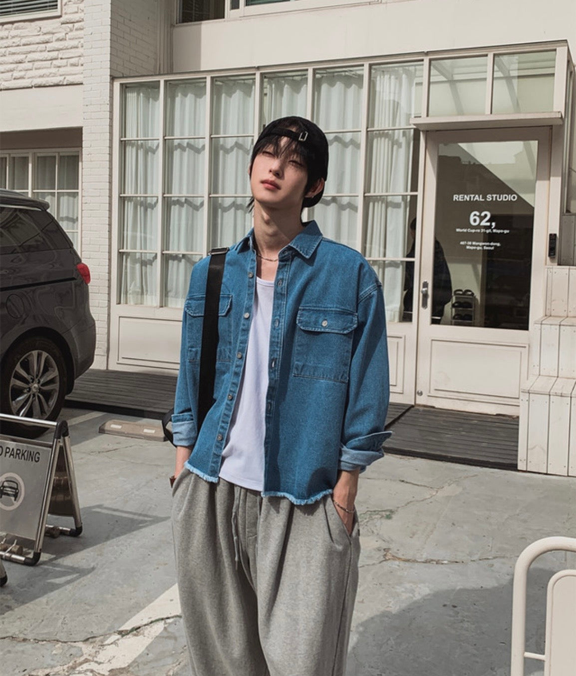 B176 水洗短版毛邊丹寧襯衫 (藍 黑)