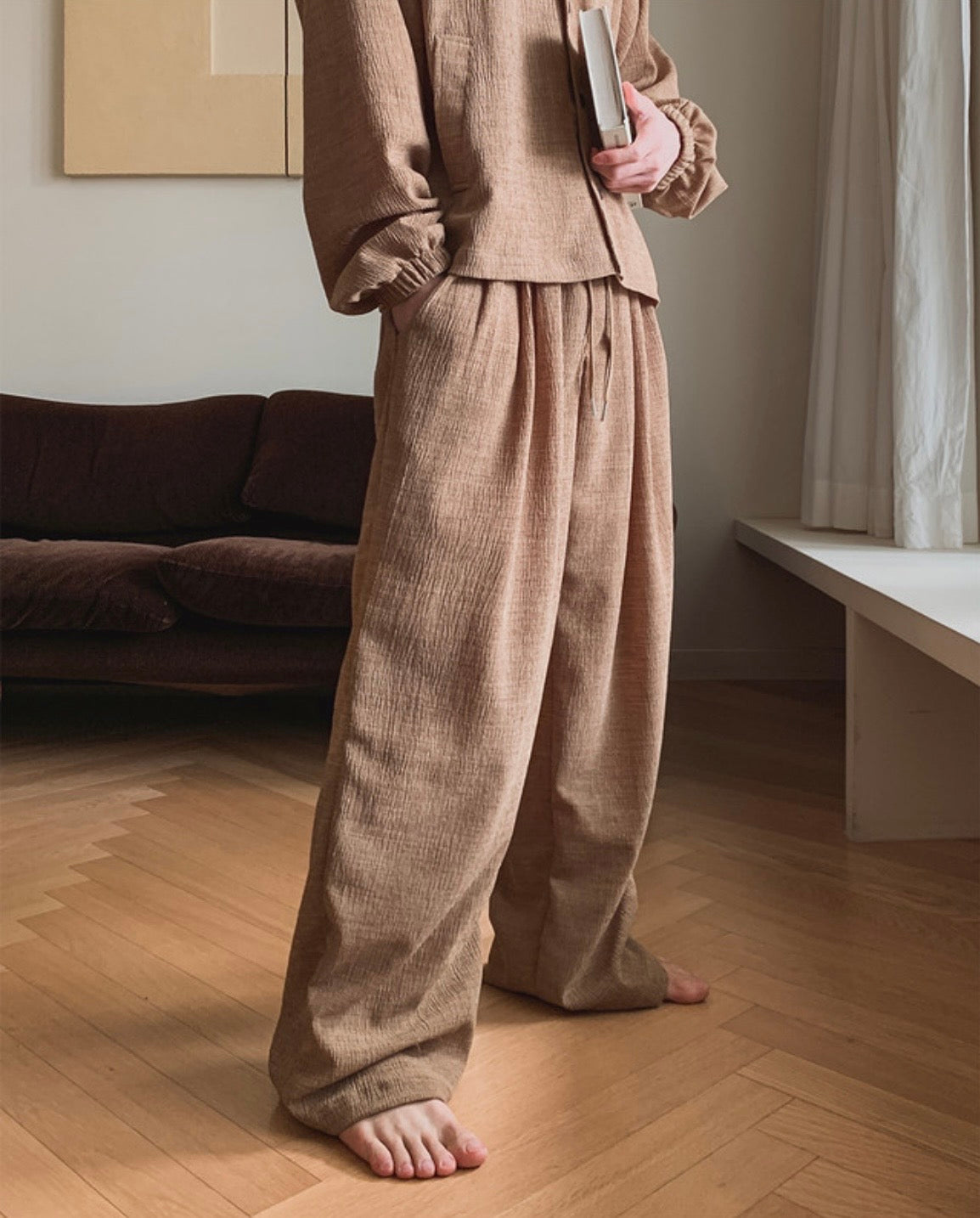 J100 自然紋理寬褲 (米 黑)