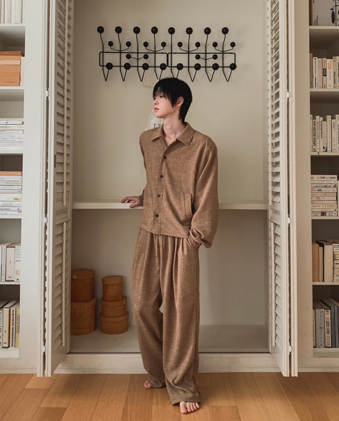 J100 自然紋理寬褲 (米 黑)