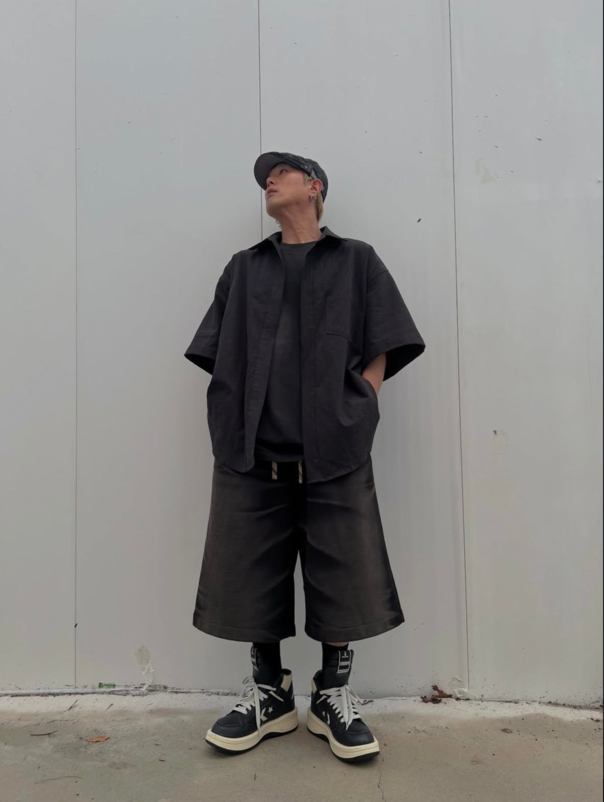 A180 碳紋肌理無扣襯衫 (黑 卡其)
