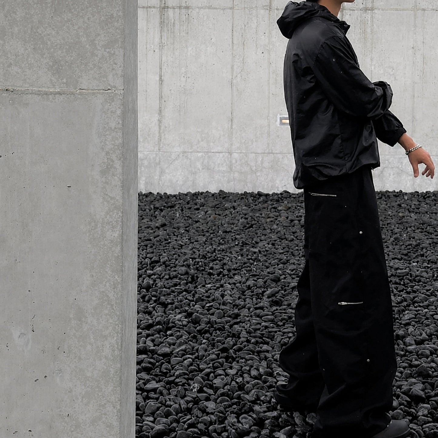 J28 黑色 Black