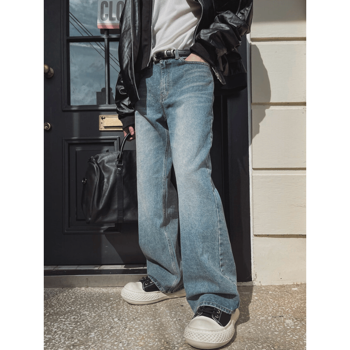 J74 水鑽字母直筒牛仔褲