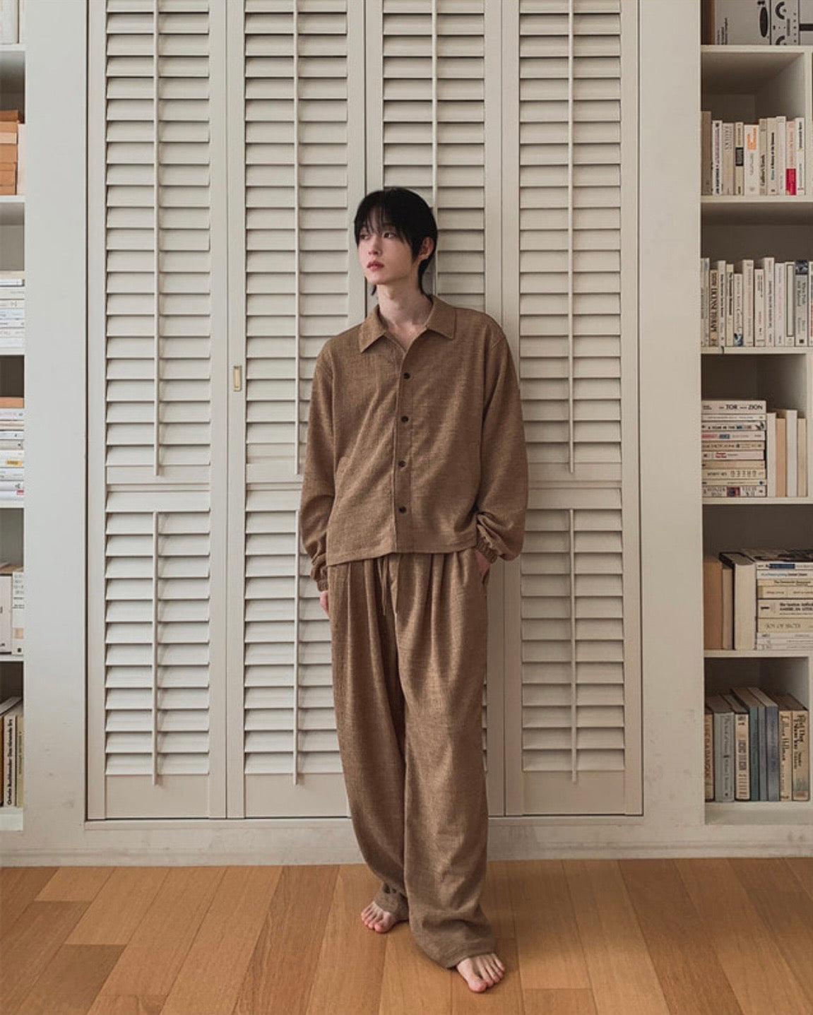 J100 自然紋理寬褲 (米 黑)