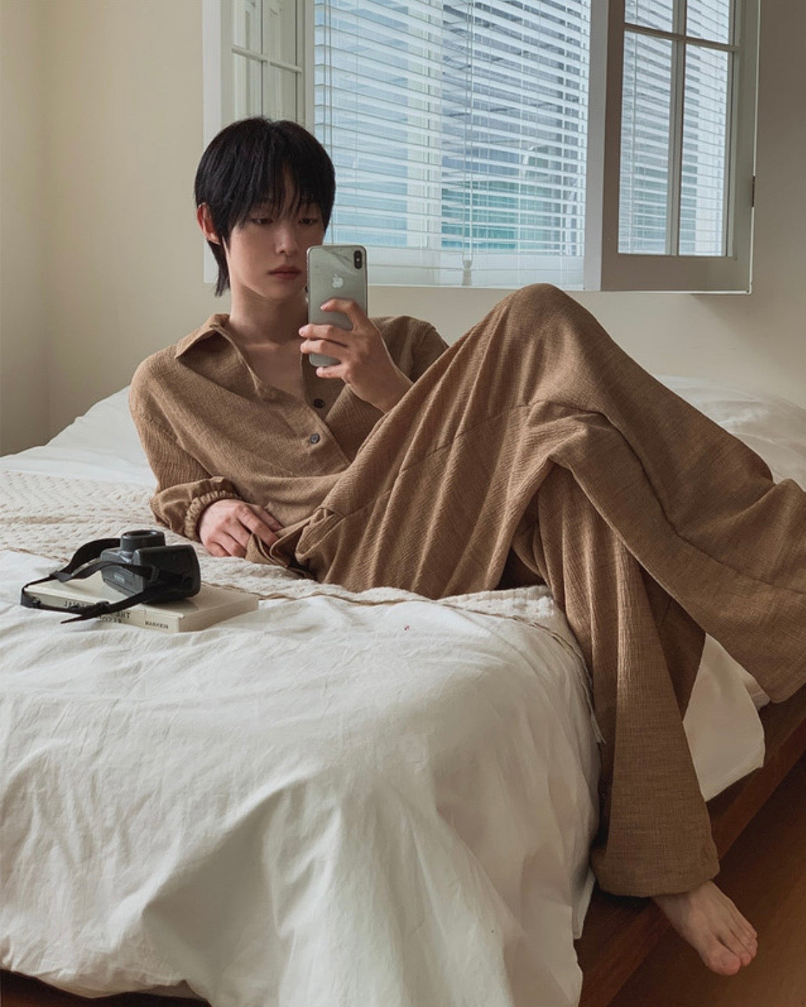 J100 自然紋理寬褲 (米 黑)