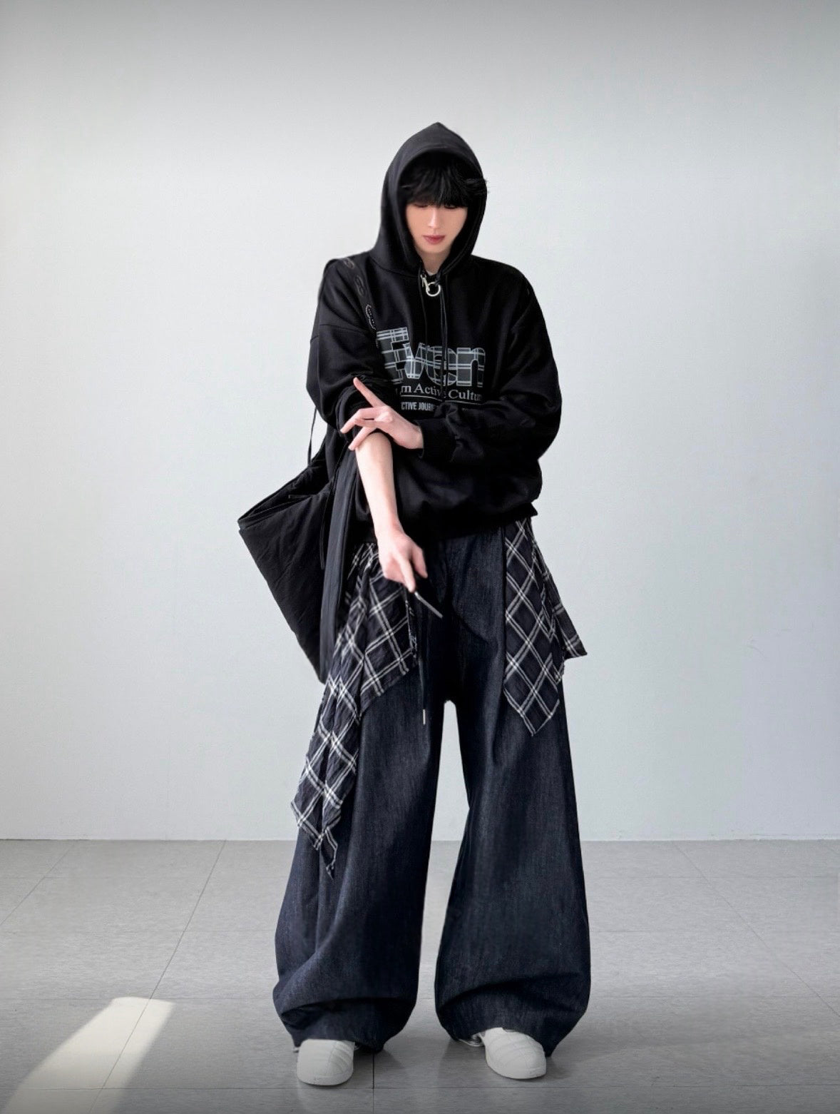J98 Patchwork Plaid Denim Wide-Leg Pants (Dark Blue/Black)