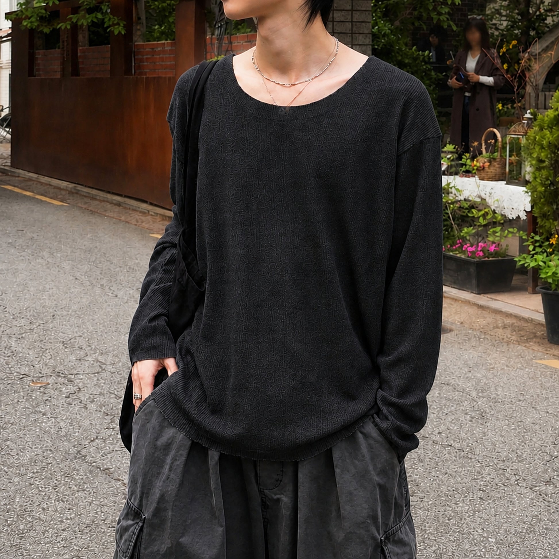 B222 黑色 Black