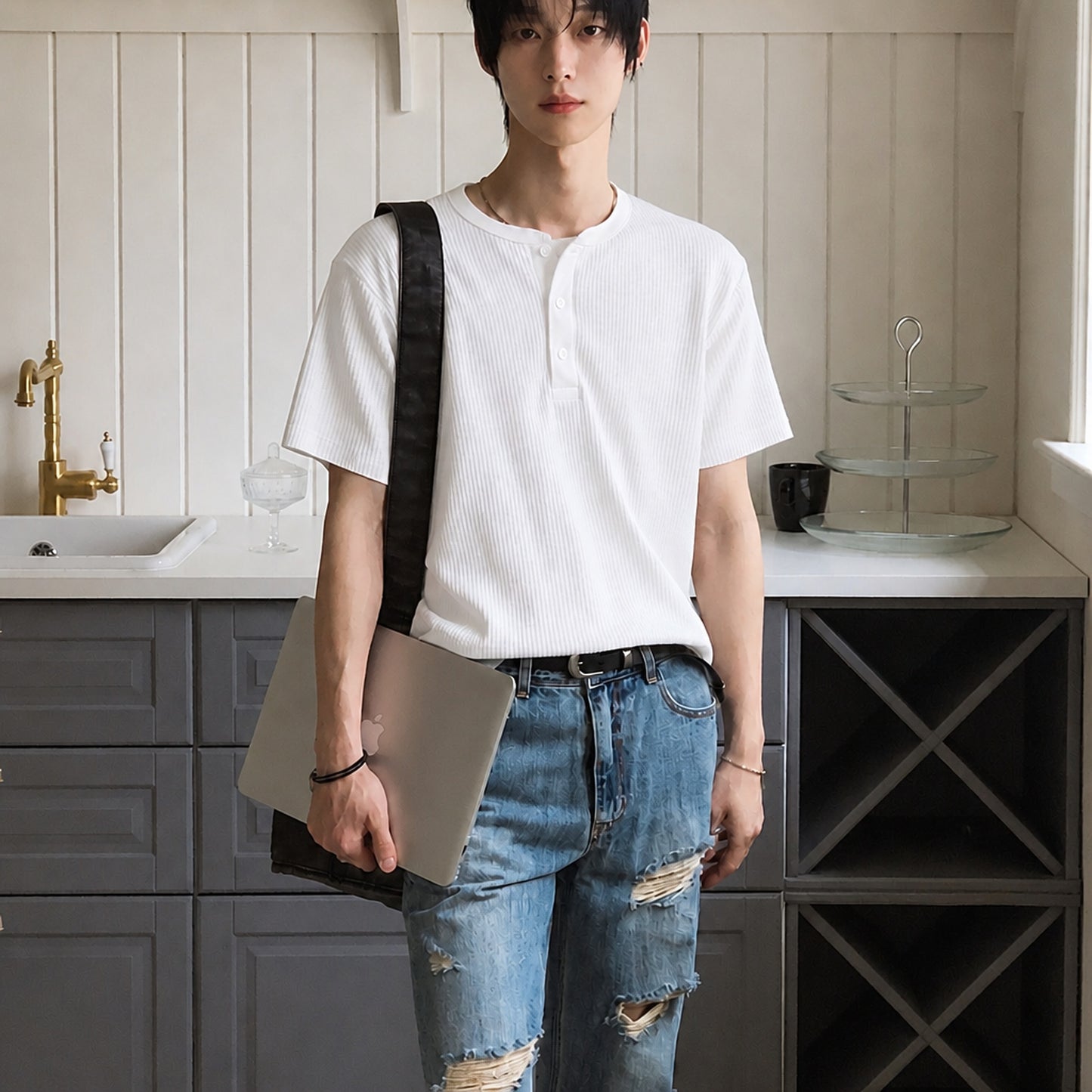 B226 白 White