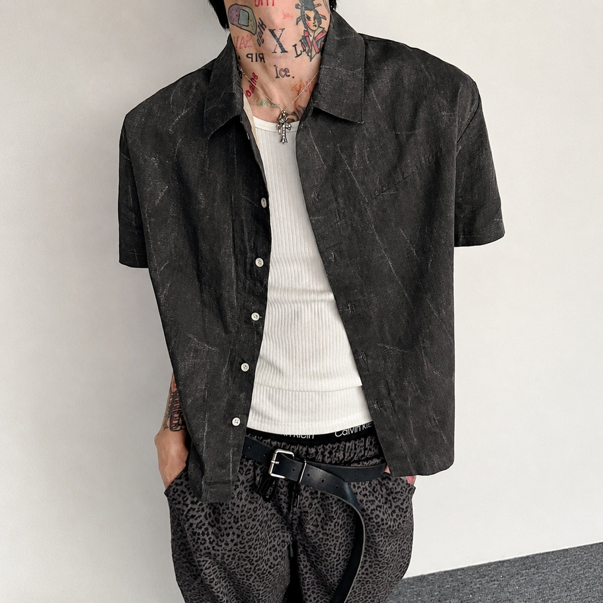 B228 黑色 Black