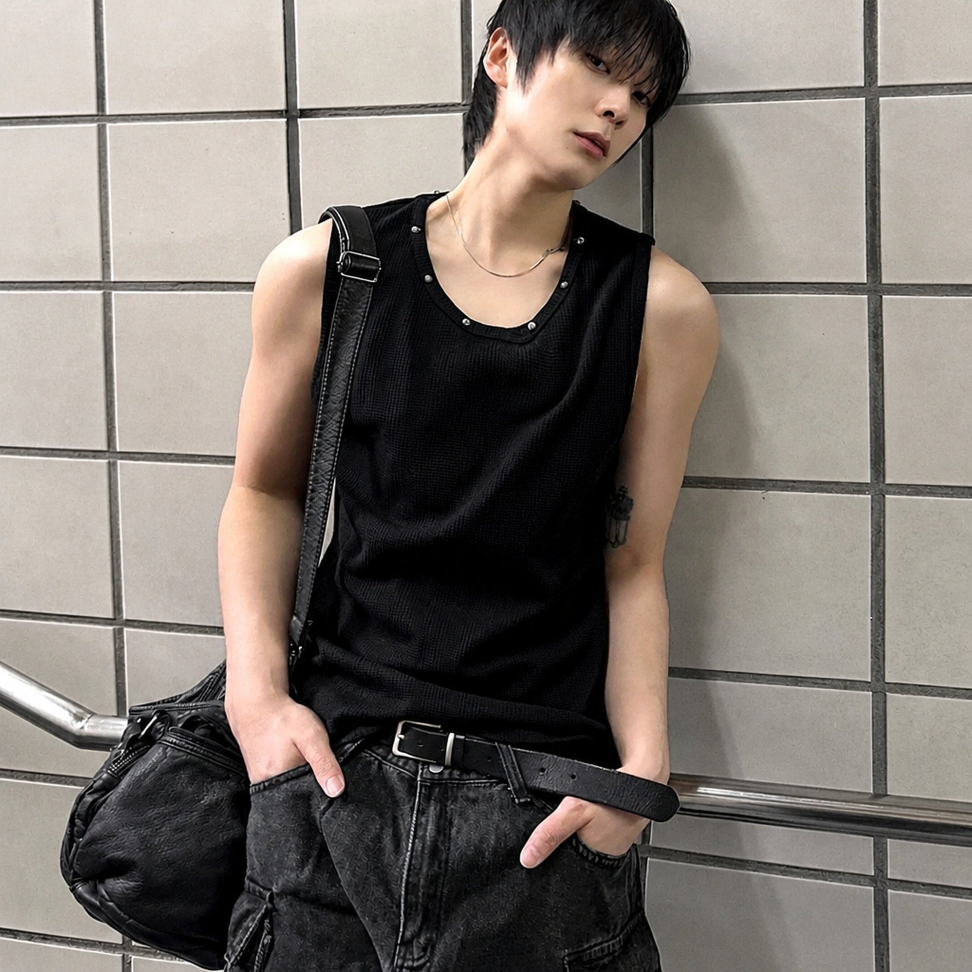 B195 黑色 Black